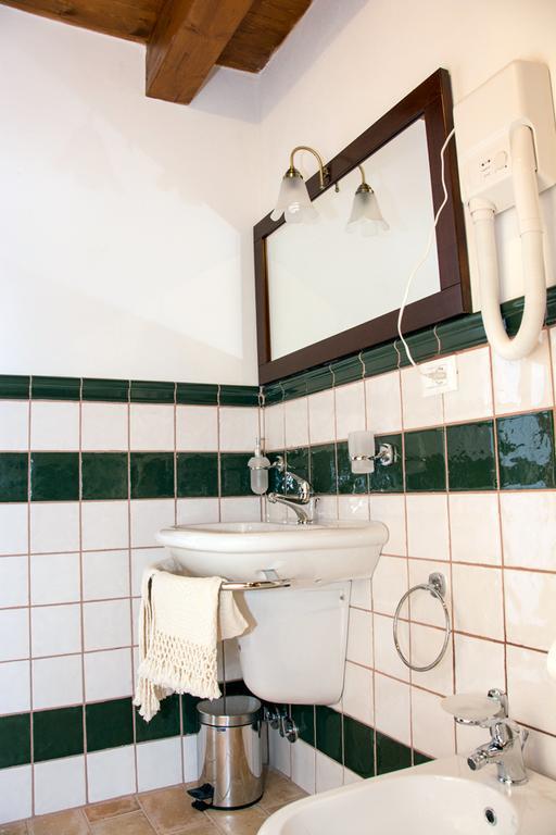 Agriturismo Casale Re Sonnino Pokoj fotografie